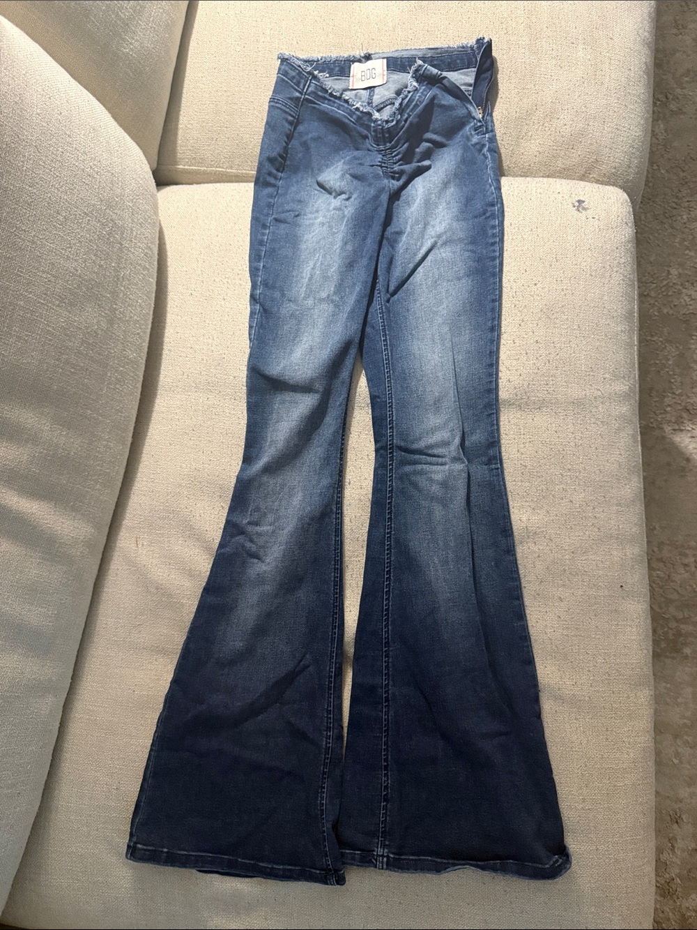BDG Ruched Dipped V Flare Jean, Size 26. Worn once.